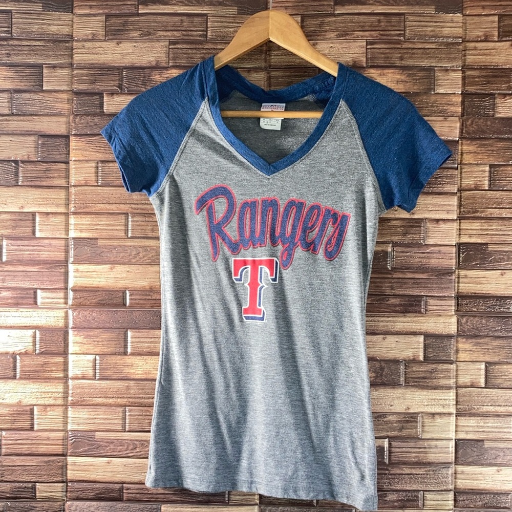 Womens EUC XS MLB Genuine Merch Texas Rangers V Neck Tee